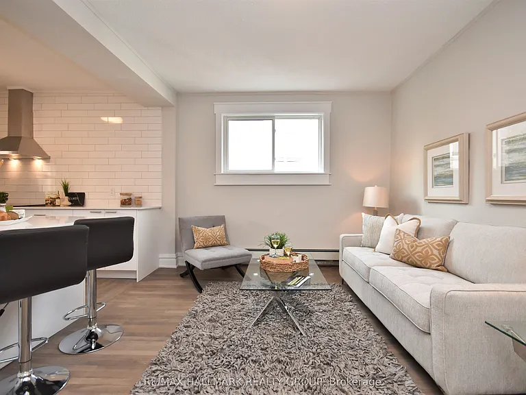 375 Mackay St #2 — Photo 5
