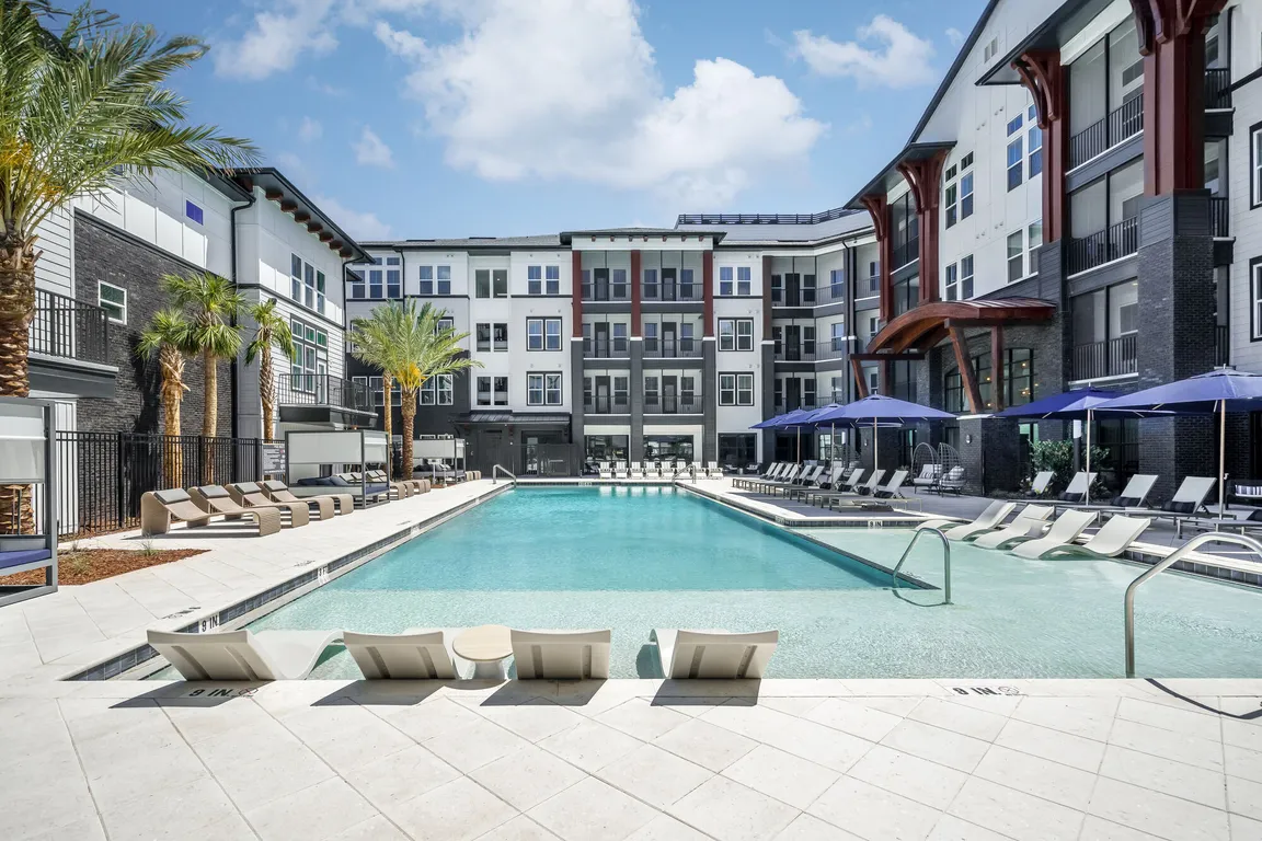 The Elliott apartments community photo