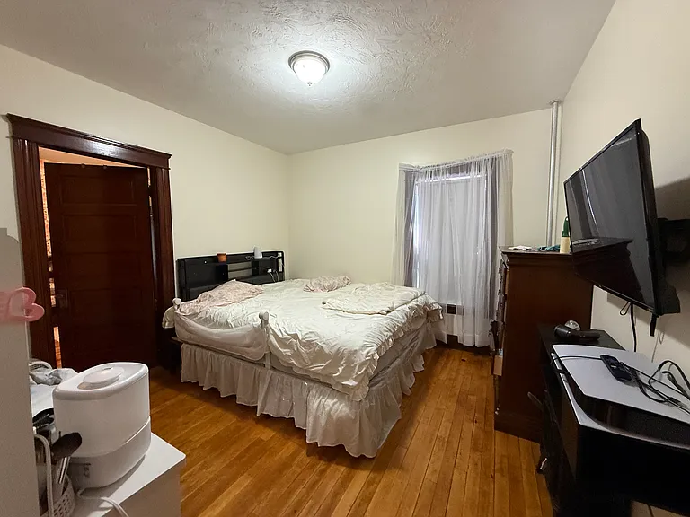 32 Woodbine St #1 — Photo 10