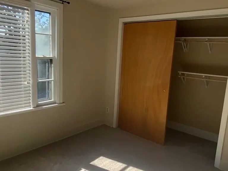 32 Linwood Ave — Photo 7