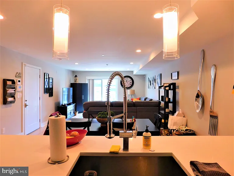 922 N 17th St #26-F — Photo 9
