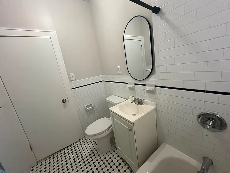 75 N 7th St #107 — Photo 5