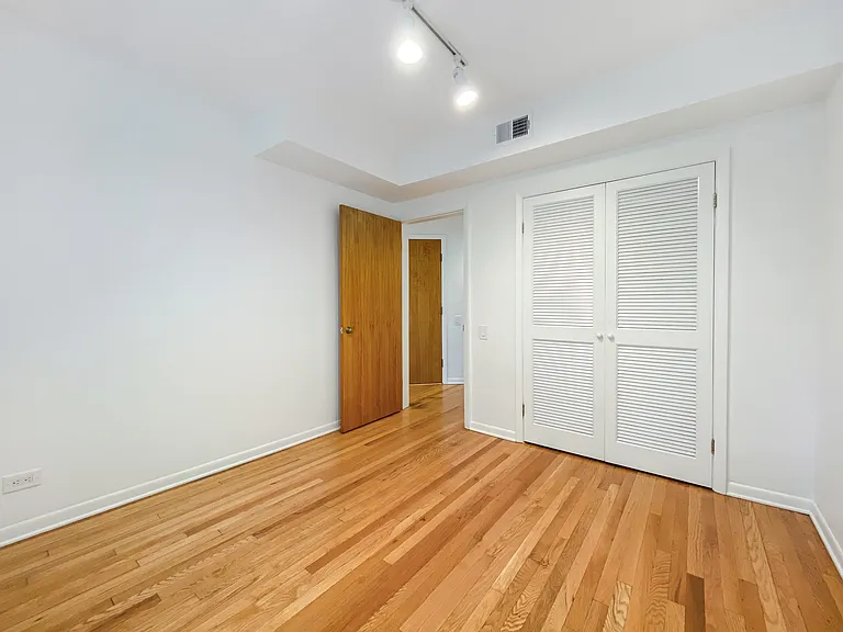 2106 W Concord Pl #2E — Photo 9