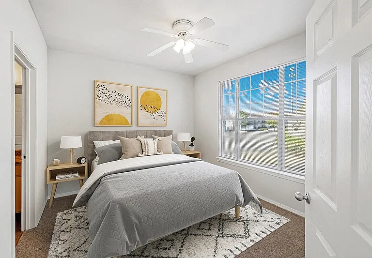 Hickory Point Apartments — Photo 24