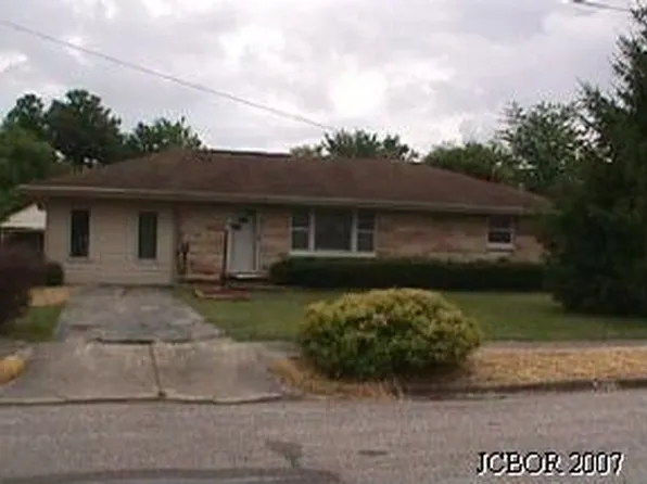 505 W Howard St, Crothersville, IN 47229
