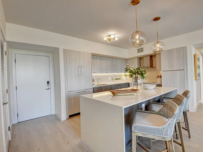 111 SE 1st Ave #408 — Photo 3