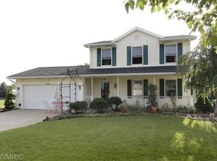 54339 W Ridgeview Cir, Paw Paw, MI 49079