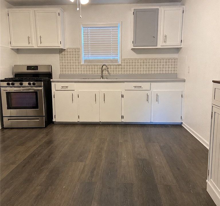 2nd image of 4610 Nicholson St