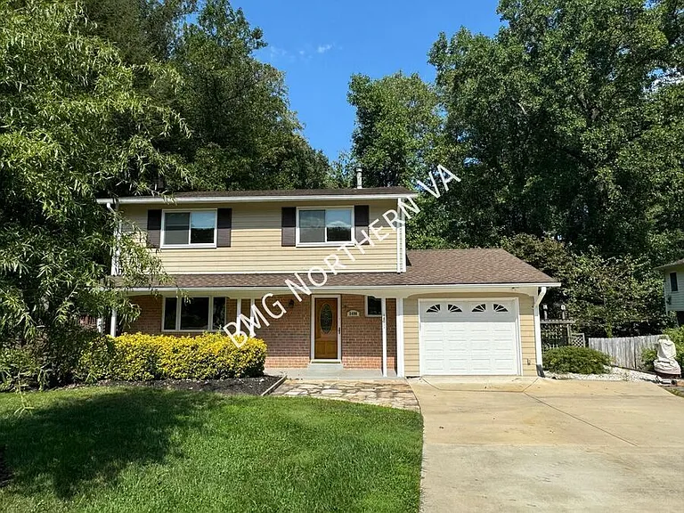 5406 Gainsborough Dr — Photo 2