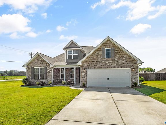2nd image of 10 Winchester Dr