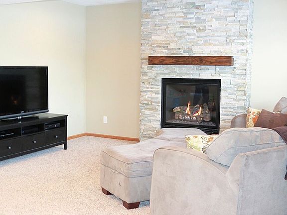 3rd image of 816 Lindsey Ln