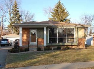3842 N Hillside Ct, Royal Oak, MI 48073