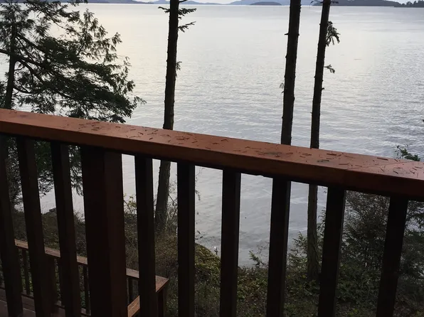 451 Point Caution Dr, Friday Harbor, WA 98250