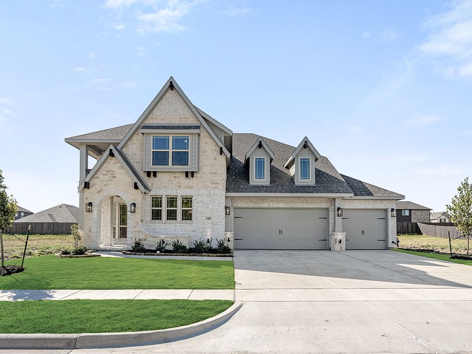 1st image of 140 Rosewood Dr