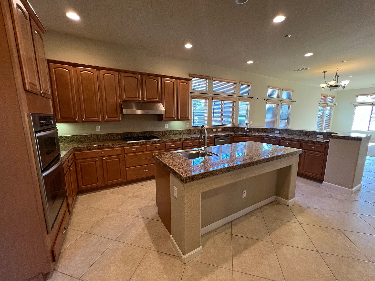1581 Bella Cir — Photo 2