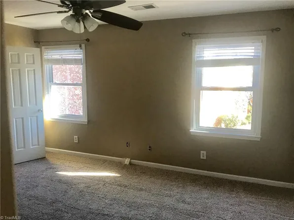 3208 A Regents Park Ln, Greensboro, NC 27455