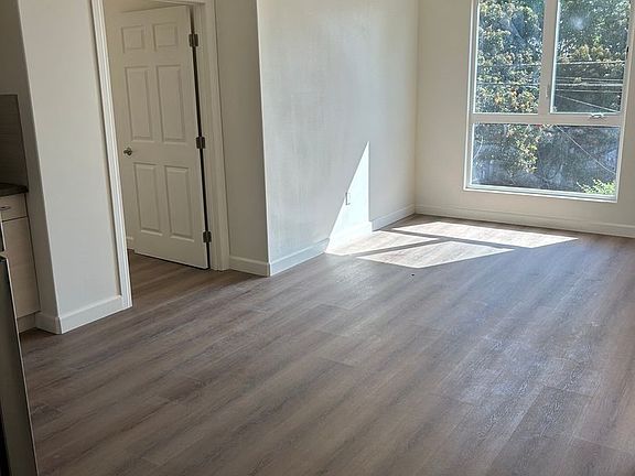 4th image of 5154 Crenshaw Blvd #201