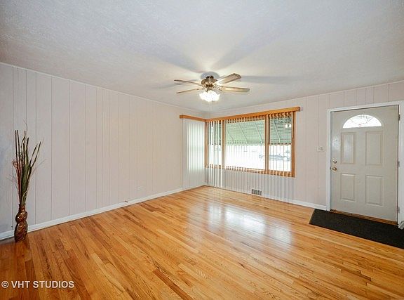 3rd image of 3220 Lincoln St