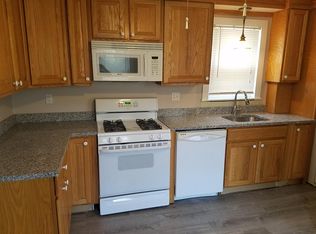 69 Court St, Bristol, RI 02809