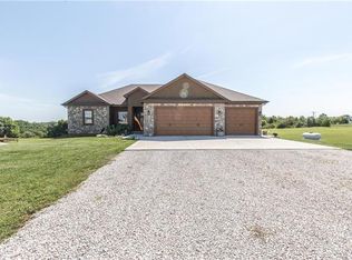 13329 Mockingbird Ln, Excelsior Springs, MO 64024
