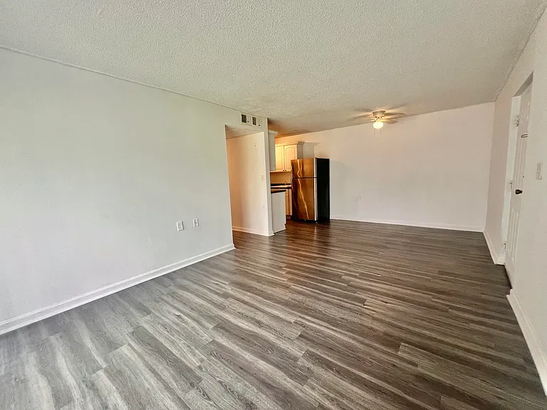 1215 N Benoist Farms Rd #203 — Photo 4