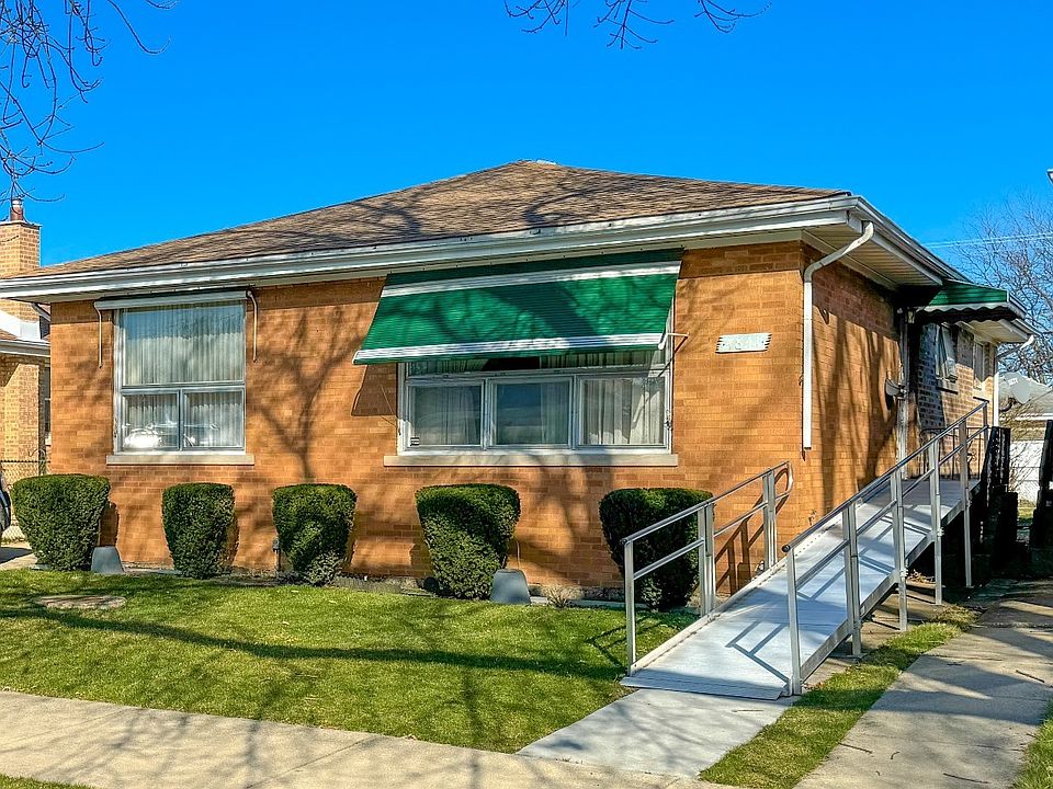 1st image of 4841 N Mont Clare Ave