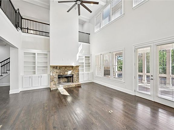 3rd image of 40 Terrace View Ct