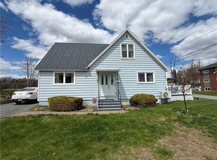 128 Saint James St, Woodstock, NB E7M 2T7