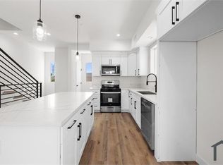 634 E 27th St, Los Angeles, CA 90011