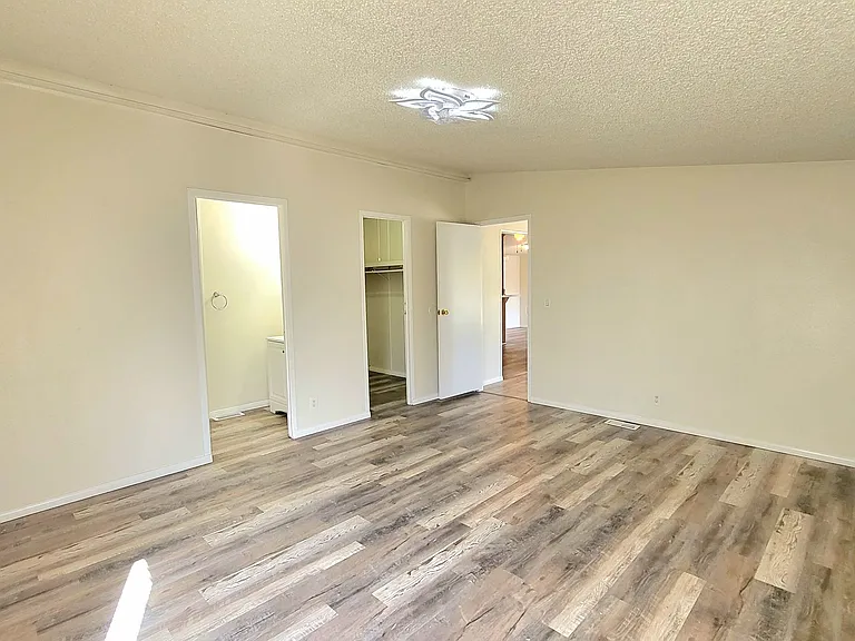 6720 Conestoga Pkwy — Photo 20
