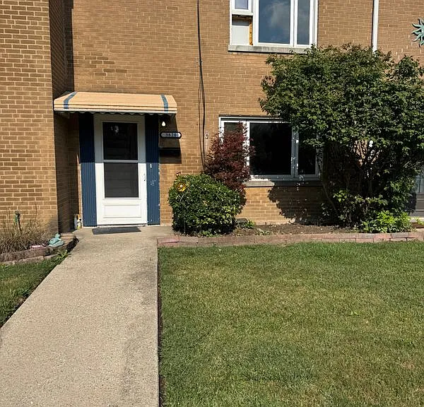 3820 Forest Ave — Photo 1