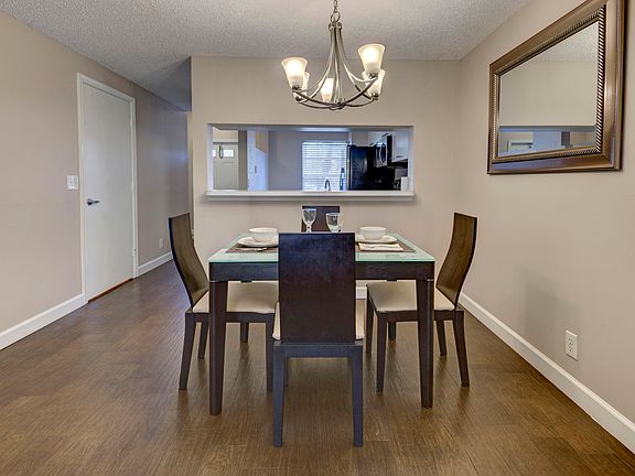 5th image of 7811 Sanibel Dr