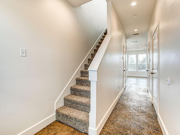 3rd image of 117 Dealva Ct