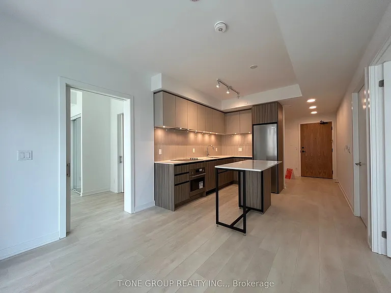 7950 Bathurst St #802 — Photo 4