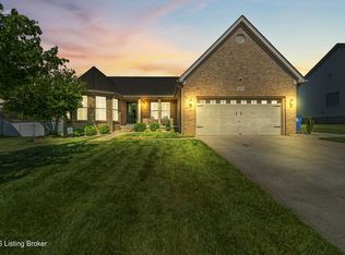 8504 Pathfinder Ct, Louisville, KY 40291