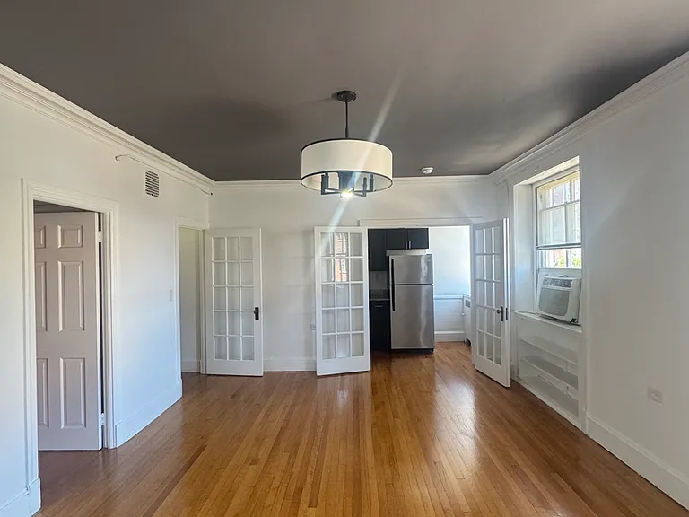 107 W Monument St #3D — Photo 2