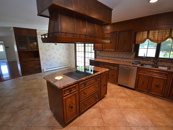 3rd image of 1781 Pats Ln