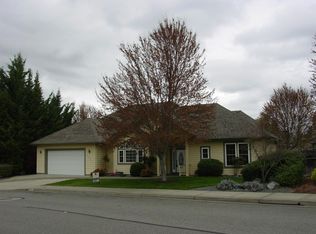 174 Whispering Dr, Grants Pass, OR 97527