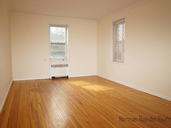 4th image of 2566 Ocean Ave APT C1
