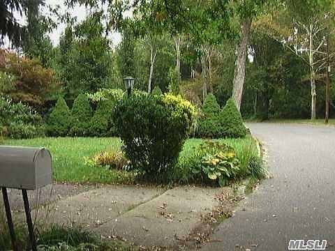 2nd image of 8 Wintergreen Dr