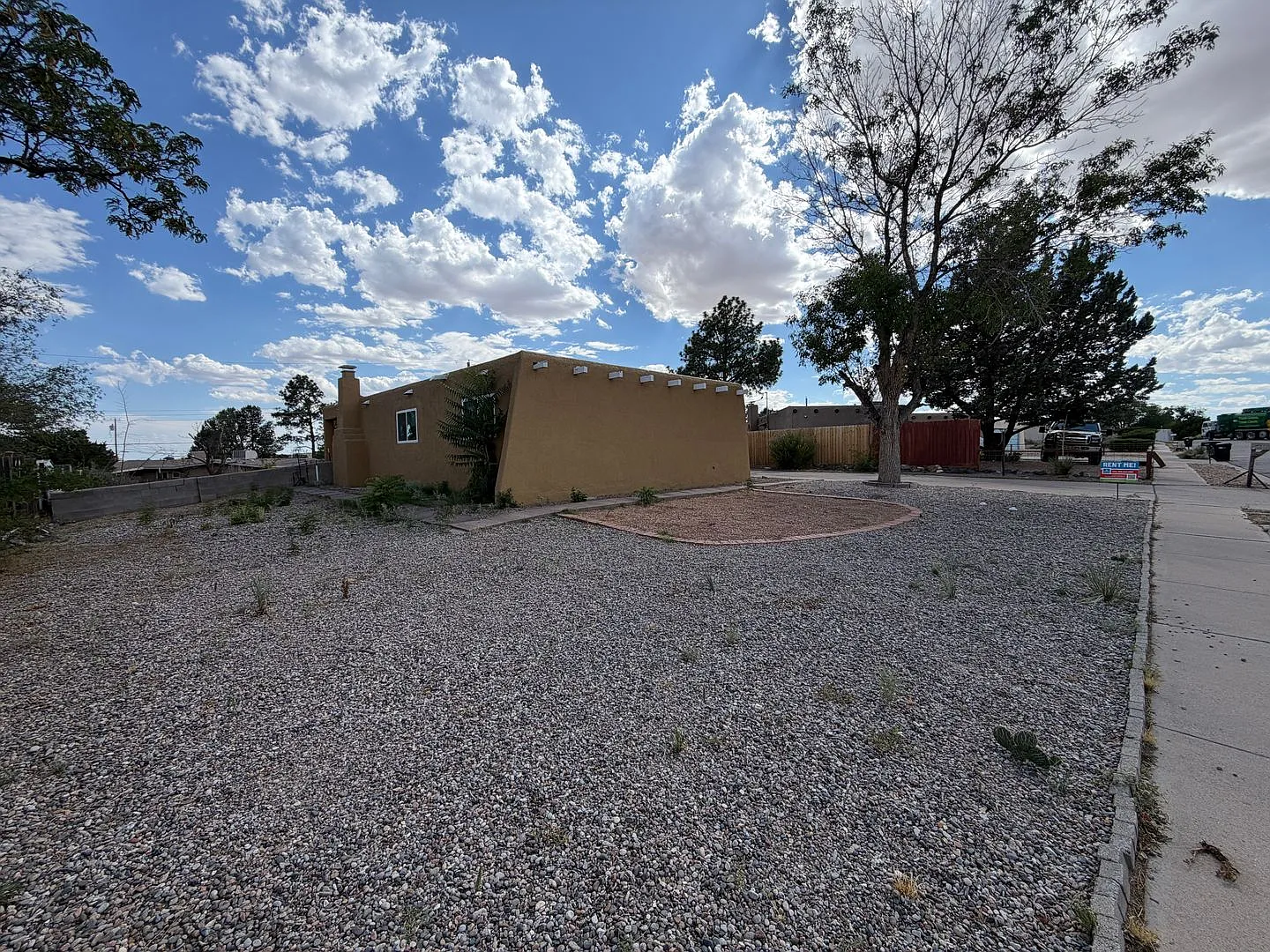 3 Bedroom Single Story Home Available Near Unser Blvd NW & Paradise Blvd NW! — Photo 4