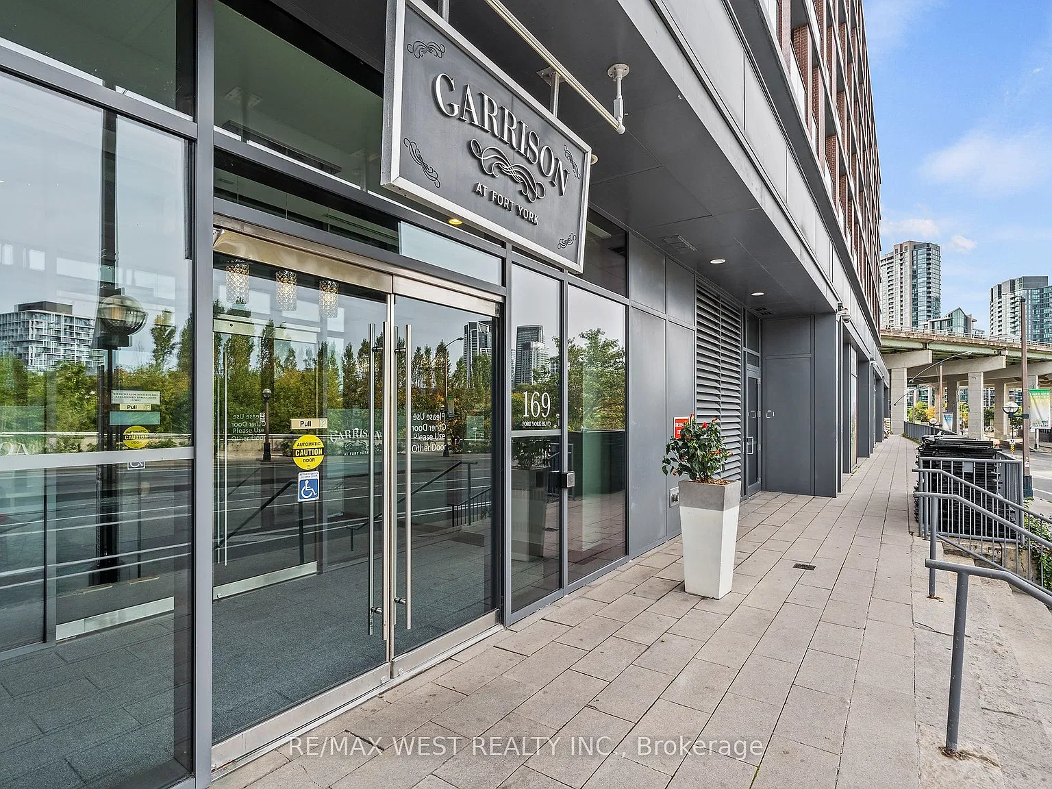 2 bed, $3,950 — Photo 4