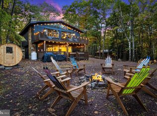 79 Skye Dr, Lake Harmony, PA 18624