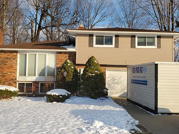 4th image of 7173 Buchanan Ct