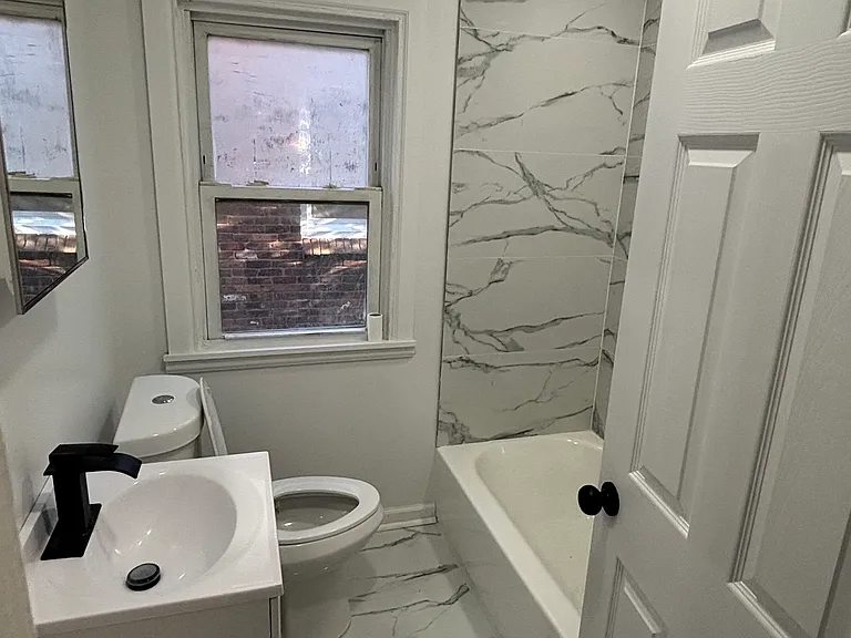 14819 Cloverlawn St — Photo 2