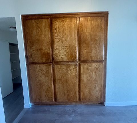 5th image of 4646 Elwood Ave