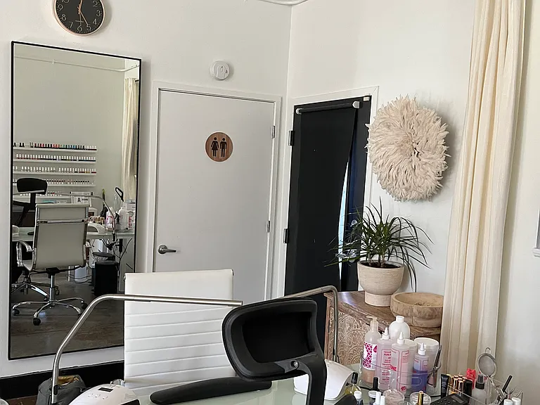 532 W 10th St #532 — Photo 8