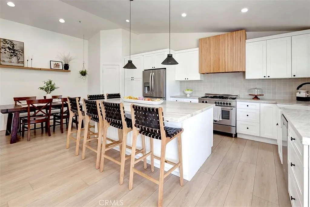 3 bed, 1364 sqft, $7,000 — Photo 4