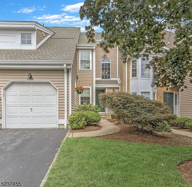 1st image of 232 Crescenzi Ct