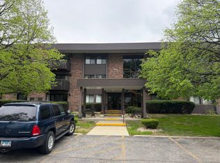1424 Woodbridge Rd APT 2A, Joliet, IL 60436